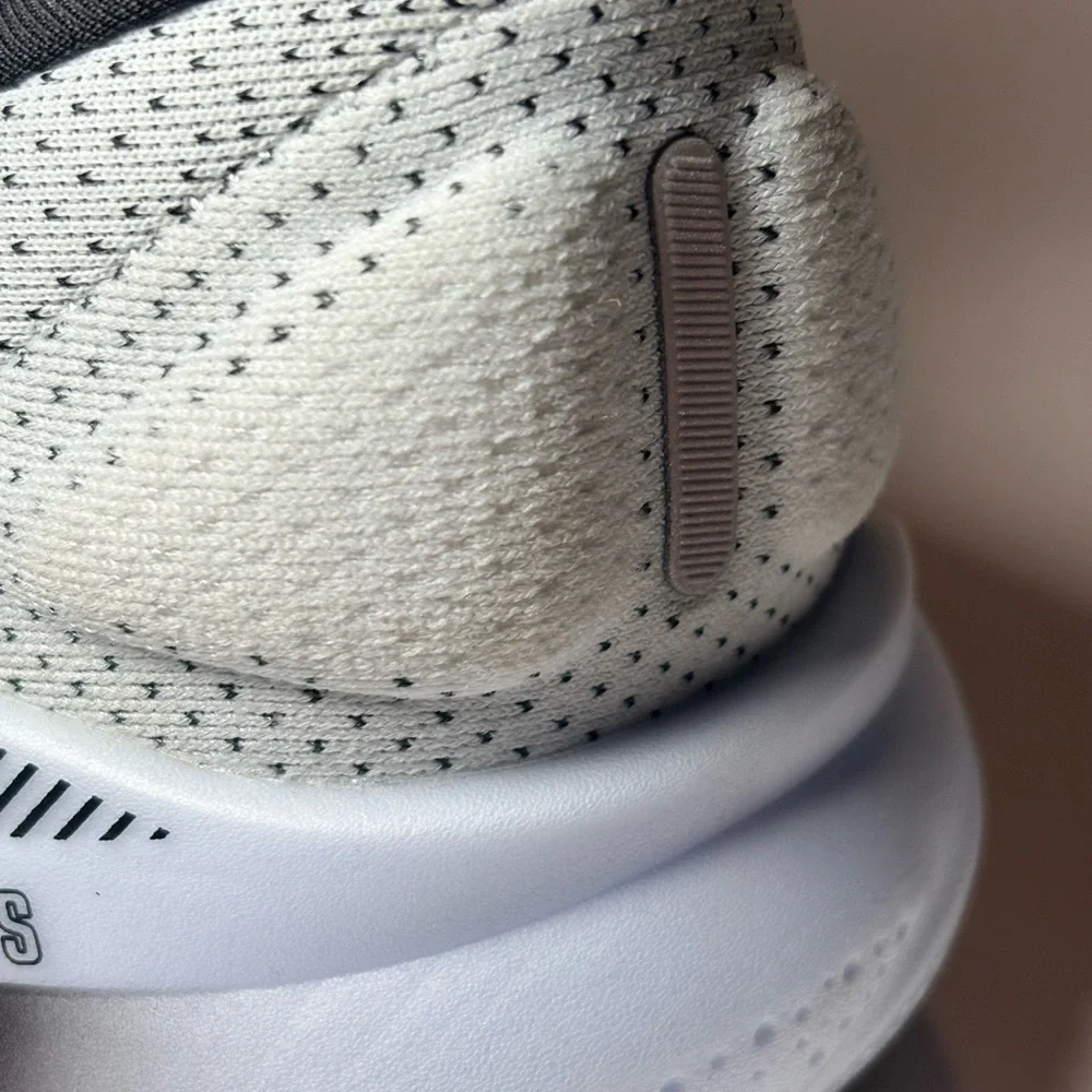 Brand New Brooks Adrenaline GTS 24 in the box. Women's size 9 🔥🔥supreme comfort - Picture 14 of 15